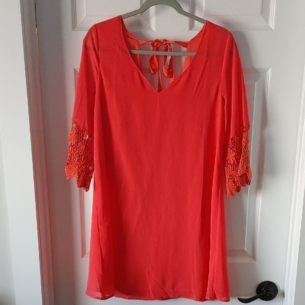 Umgee Coral Mini Dress with Crochet Detail to Sleeves Sz Small Ribbon Tie V-Back